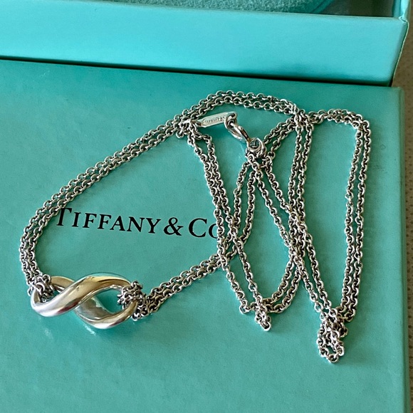 SOLD ✅ Authentic Tiffany & Co Infinity Necklace - Picture 4 of 5